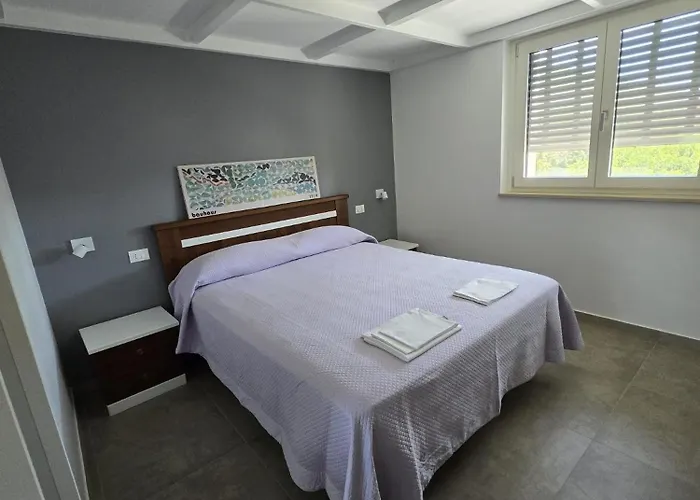 Santa Chiara Lägenhet *